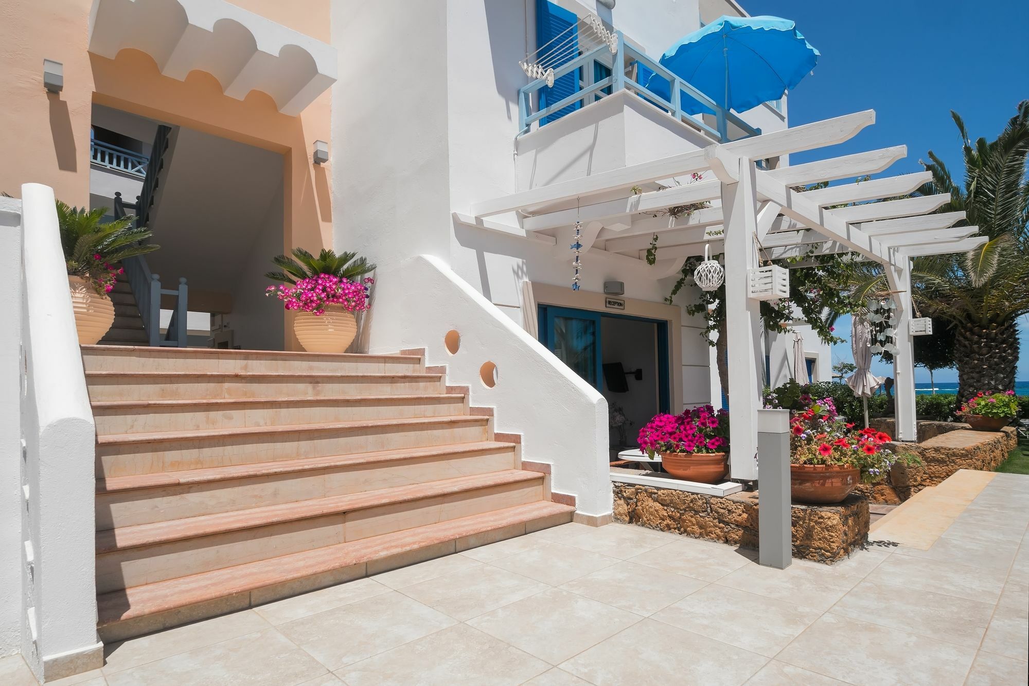 Pyrgos Beach Hotel Apartments Malia Eksteriør bilde