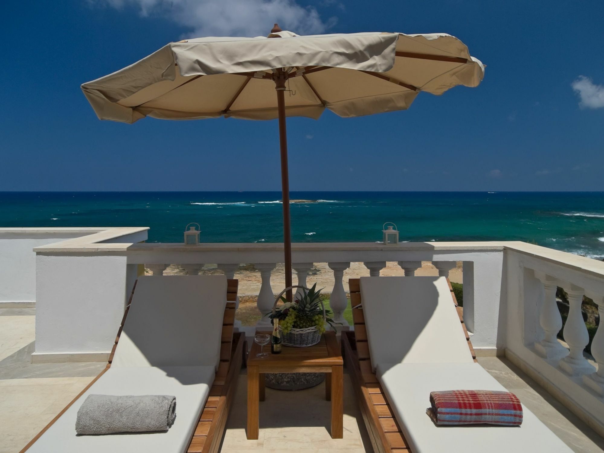 Pyrgos Beach Hotel Apartments Malia Eksteriør bilde
