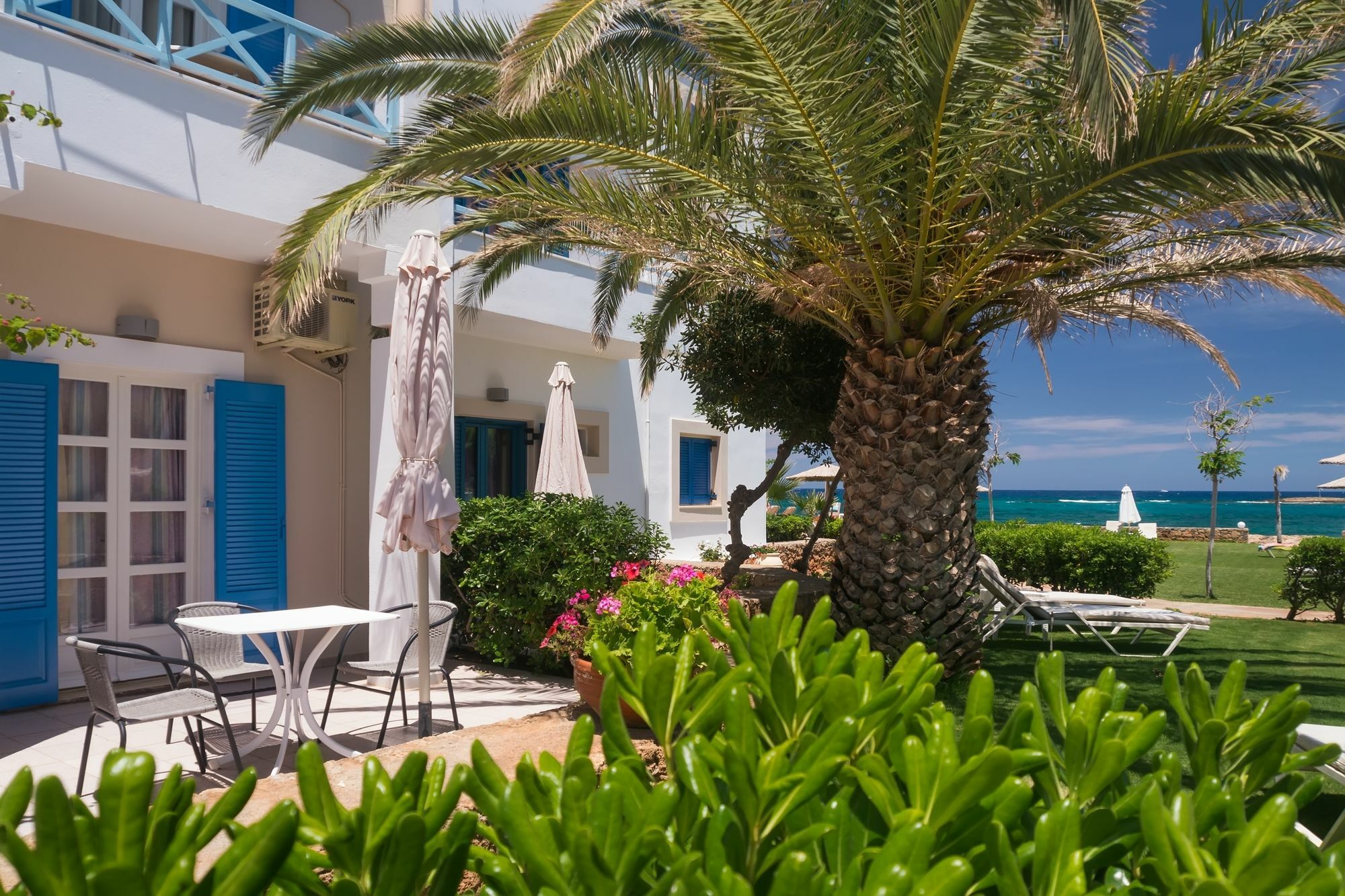 Pyrgos Beach Hotel Apartments Malia Eksteriør bilde